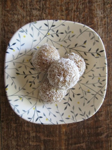 Coconut and Date Bliss Balls
